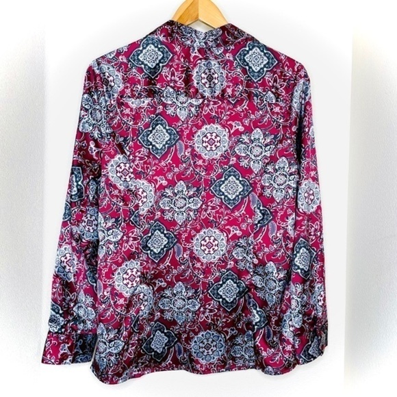𝅺croft & Barrow NWOT Tapestry Button Down Blouse - Picture 11 of 11